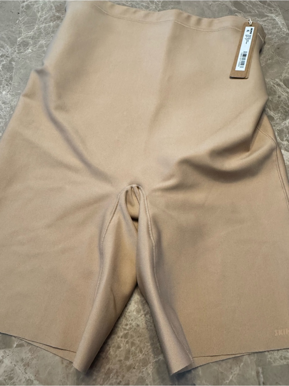 SKIMS BODY CORE SCULPT MID RISE SHORT - Picture 7 of 13